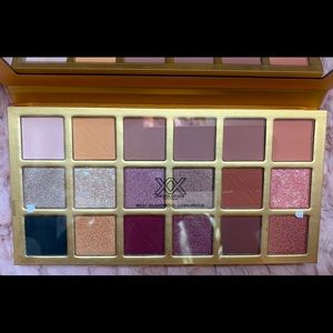 XX Revolution XXPECTATION 18-Pan Eyeshadow Palette